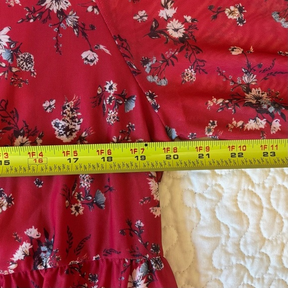 Love Fire Red Floral Peplum Long Sleeve Top Size 1X - Picture 12 of 13